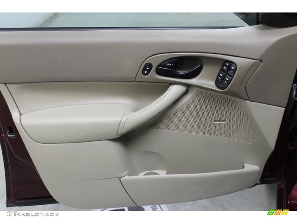 2006 Focus ZX4 SES Sedan - Dark Toreador Red Metallic / Charcoal/Light Flint photo #17