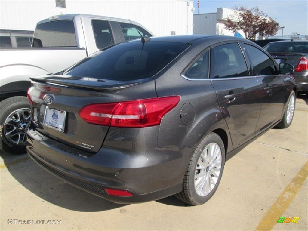 2015 Focus Titanium Sedan - Magnetic Metallic / Charcoal Black photo #9