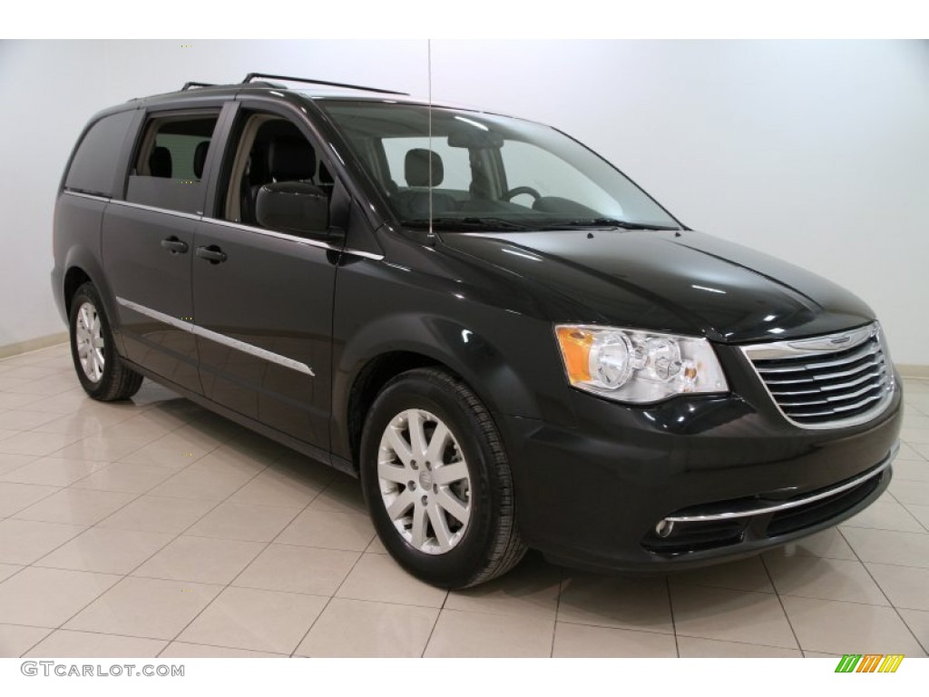 2014 Brilliant Black Crystal Pearl Chrysler Town & Country Touring