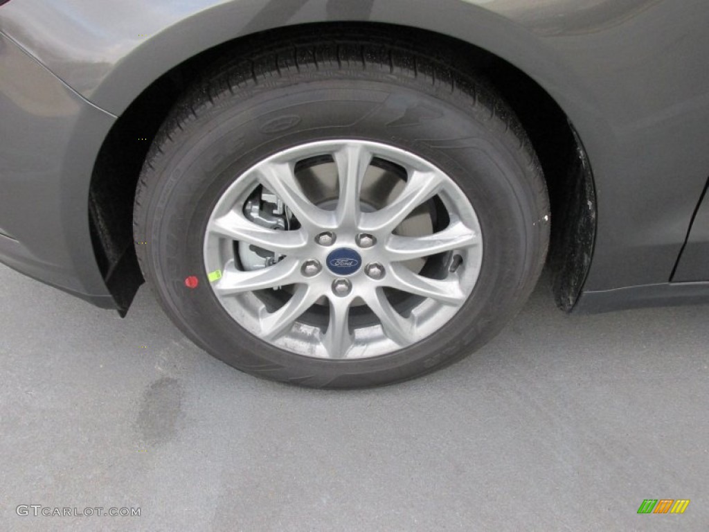 2015 Ford Fusion S Wheel Photo #100882409