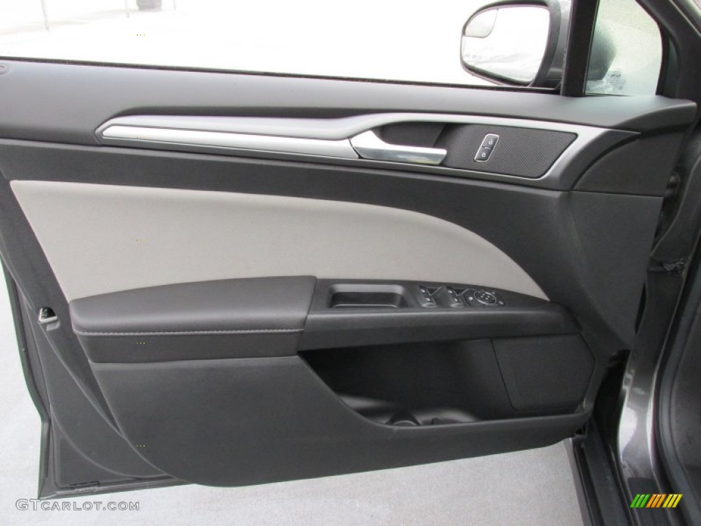 2015 Ford Fusion S Earth Gray Door Panel Photo #100882489