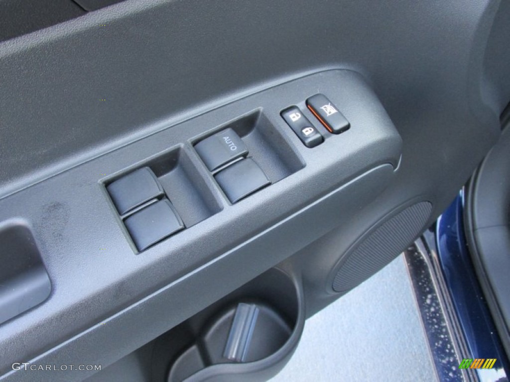 2015 Scion xB Standard xB Model Controls Photo #100882817