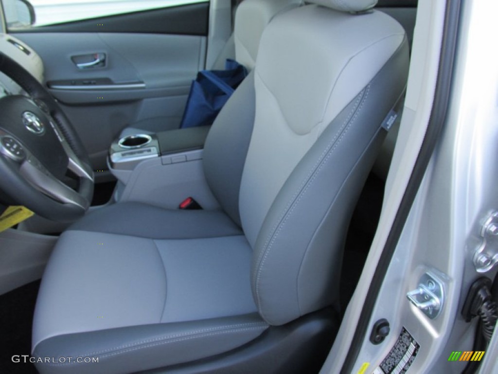 2015 Toyota Prius v Five Front Seat Photo #100883090
