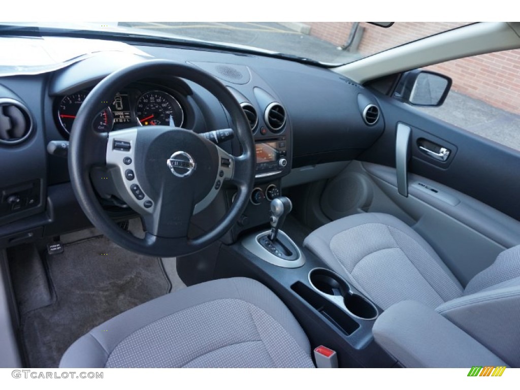 2011 Rogue SV AWD - Pearl White / Gray photo #5
