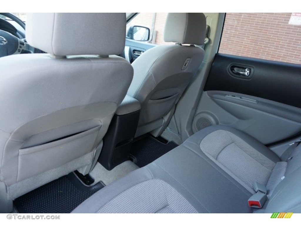2011 Rogue SV AWD - Pearl White / Gray photo #7