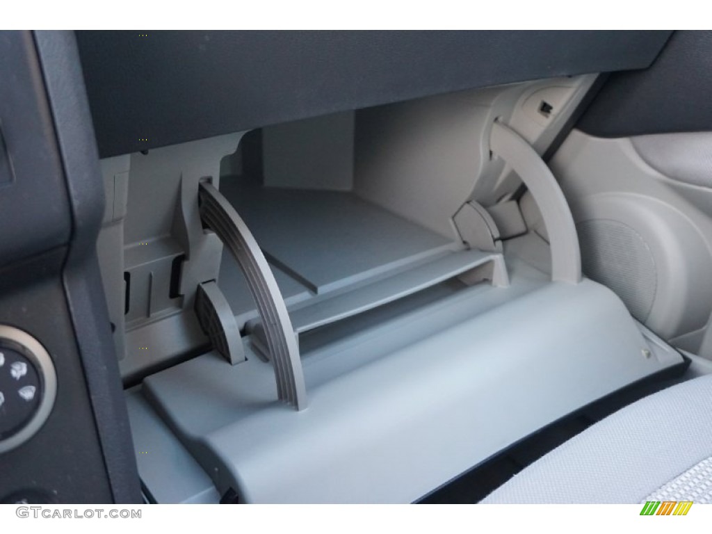 2011 Rogue SV AWD - Pearl White / Gray photo #27