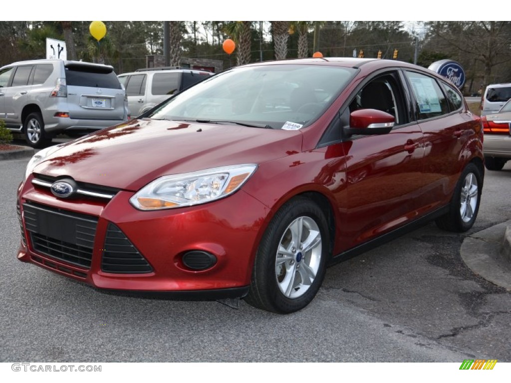 2014 Focus SE Hatchback - Ruby Red / Charcoal Black photo #7