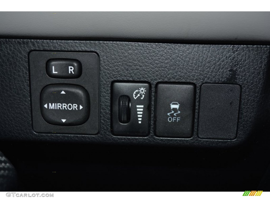 2013 RAV4 XLE AWD - Super White / Ash photo #28