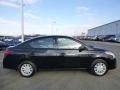 Super Black - Versa 1.6 S Sedan Photo No. 2