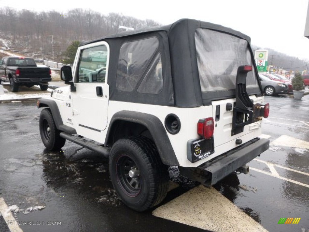 2004 Wrangler X 4x4 - Stone White / Khaki photo #3