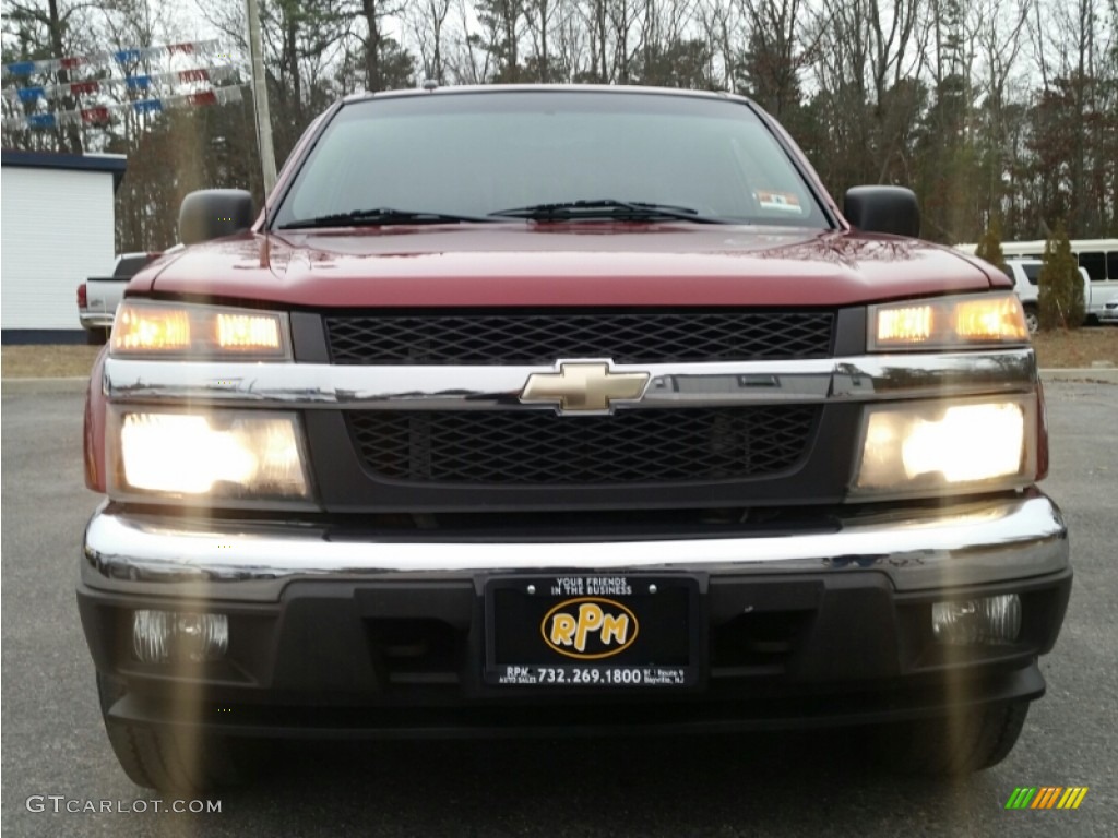 2005 Colorado LS Crew Cab 4x4 - Dark Cherry Red Metallic / Medium Dark Pewter photo #4