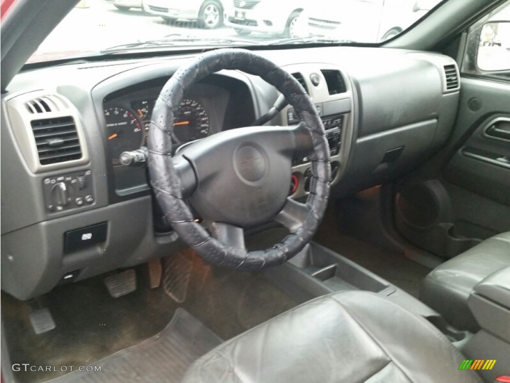 2005 Colorado LS Crew Cab 4x4 - Dark Cherry Red Metallic / Medium Dark Pewter photo #26