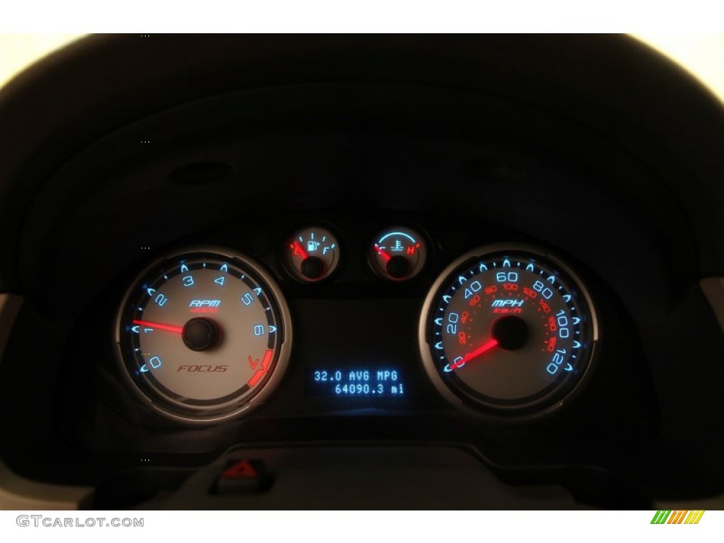 2008 Focus SE Sedan - Light Ice Blue Metallic / Medium Stone photo #7