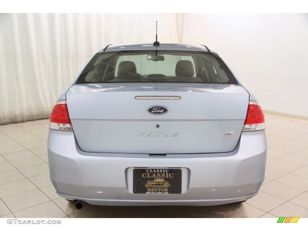 2008 Focus SE Sedan - Light Ice Blue Metallic / Medium Stone photo #15