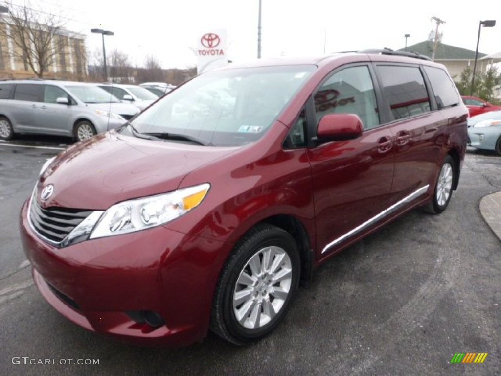2014 Sienna LE AWD - Salsa Red Pearl / Light Gray photo #8