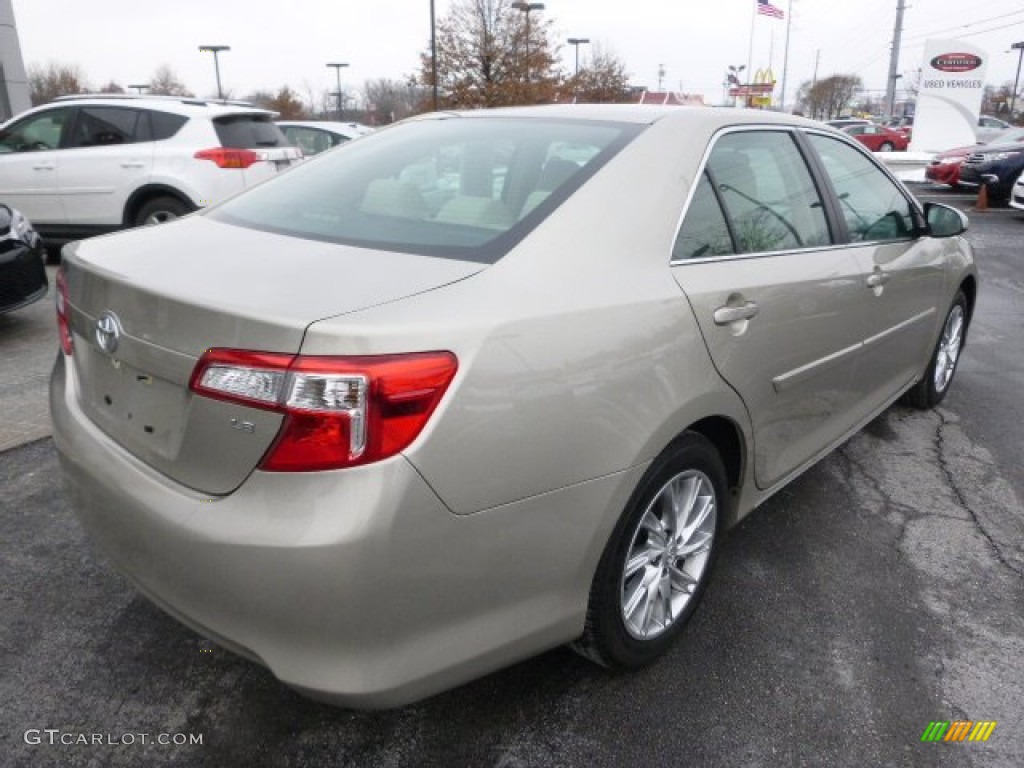 2014 Camry LE - Creme Brulee Metallic / Ivory photo #3