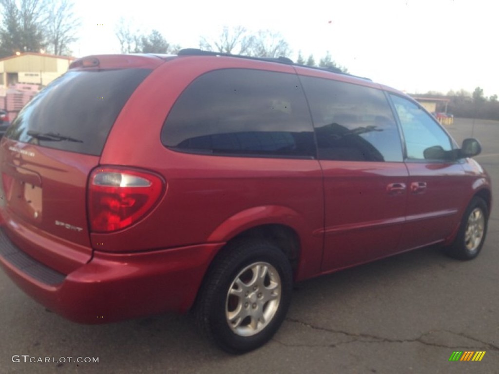 2002 Grand Caravan Sport - Inferno Red Pearl / Taupe photo #3