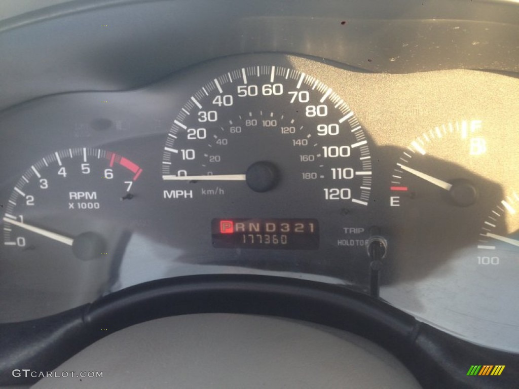 1998 Malibu Sedan - Bright White / Light Gray photo #9