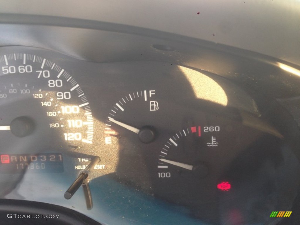 1998 Malibu Sedan - Bright White / Light Gray photo #10