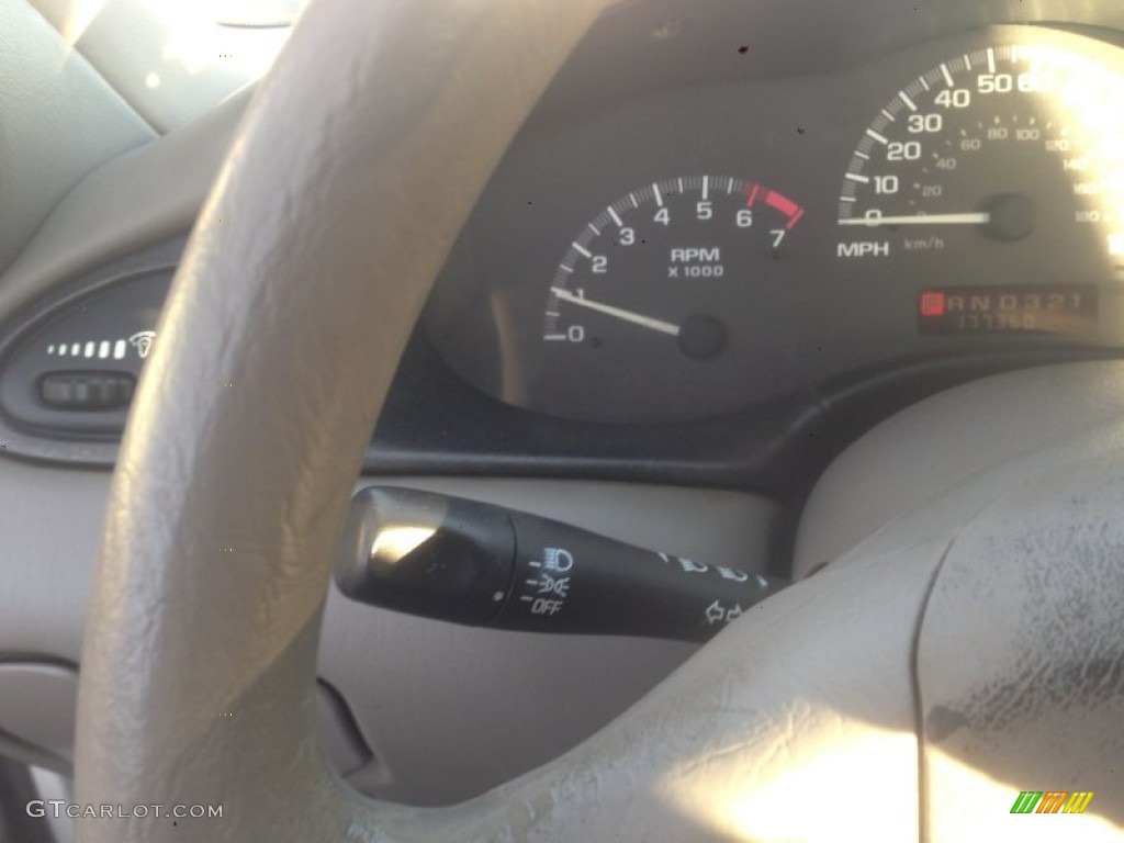 1998 Malibu Sedan - Bright White / Light Gray photo #13