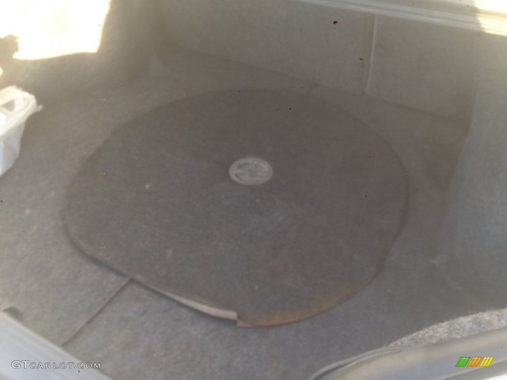 1998 Malibu Sedan - Bright White / Light Gray photo #32