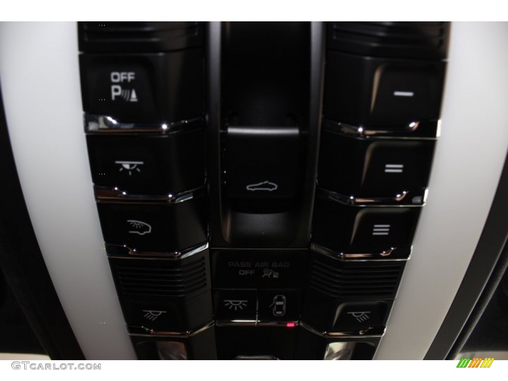 2014 Panamera Turbo Executive - Black / Black photo #17