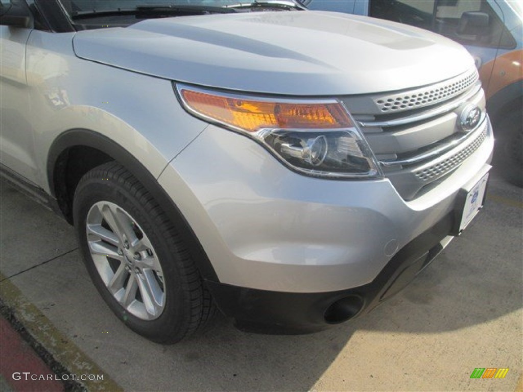 2015 Explorer FWD - Ingot Silver / Medium Light Stone photo #11