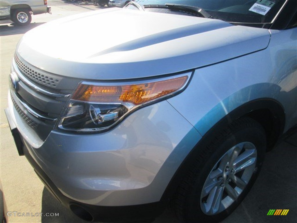 2015 Explorer FWD - Ingot Silver / Medium Light Stone photo #36