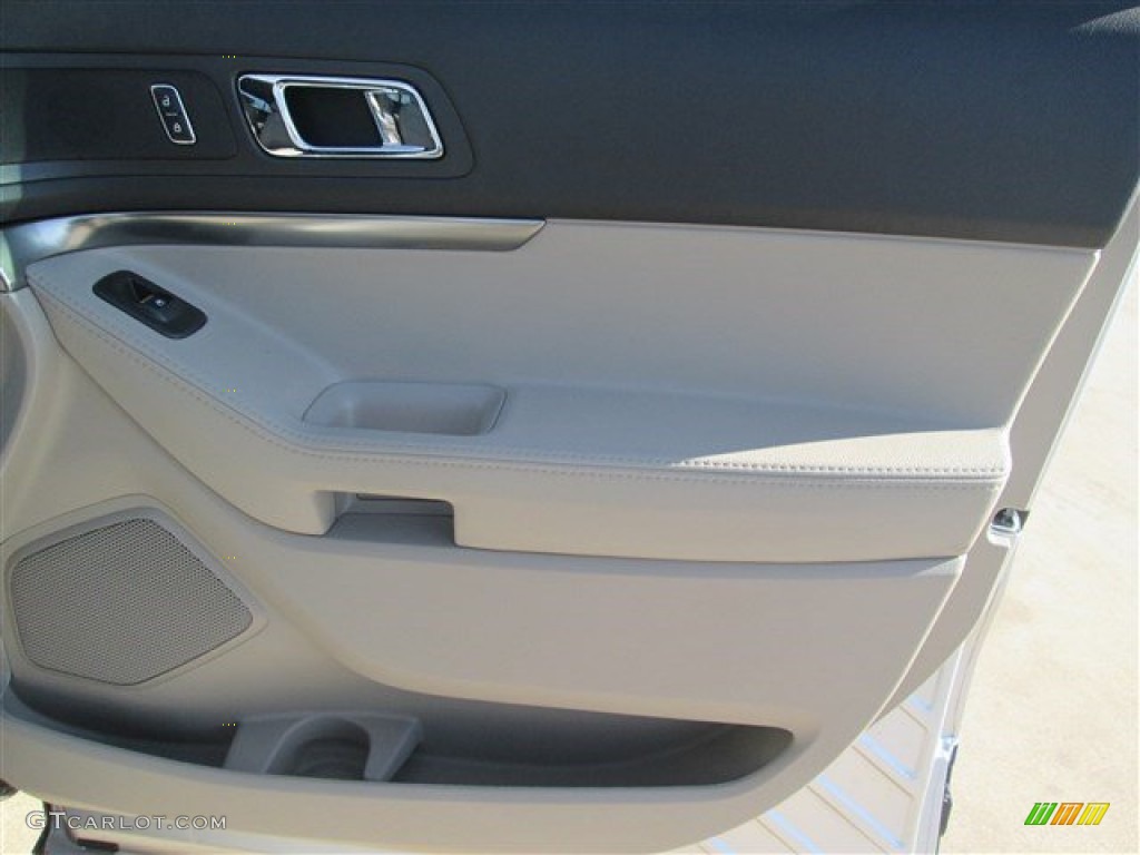 2015 Explorer FWD - Ingot Silver / Medium Light Stone photo #43