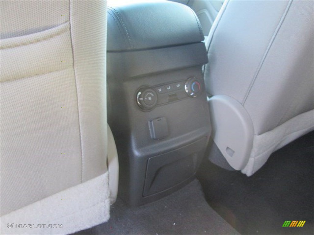 2015 Explorer FWD - Ingot Silver / Medium Light Stone photo #52