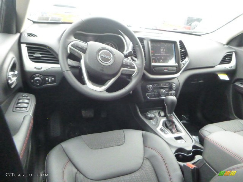 2015 Jeep Cherokee Trailhawk 4x4 Front Seat Photo #100942961