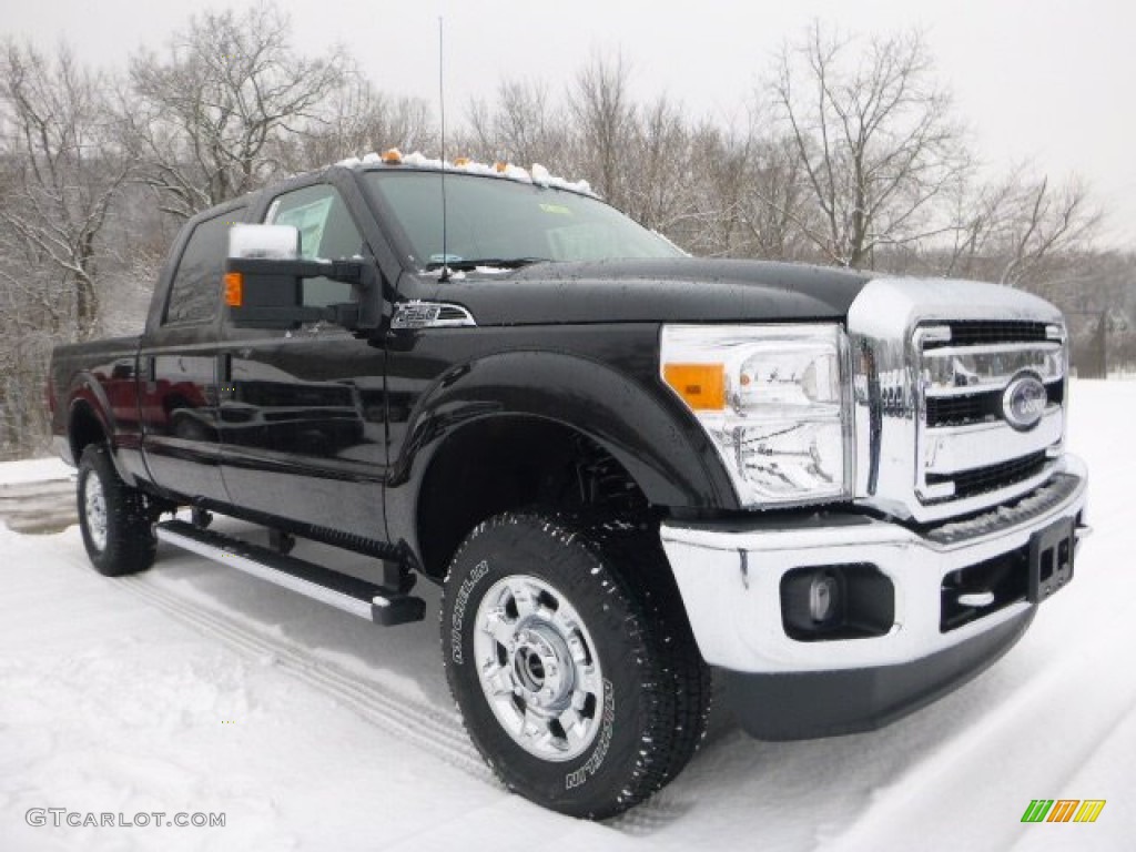 2015 F250 Super Duty XLT Crew Cab 4x4 - Tuxedo Black / Steel photo #2