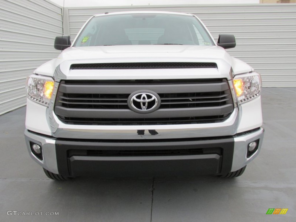 2015 Tundra SR5 CrewMax - Super White / Graphite photo #8