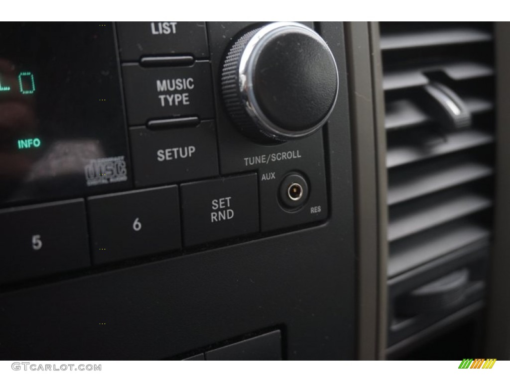 2010 Ram 1500 ST Quad Cab 4x4 - Brilliant Black Crystal Pearl / Dark Slate/Medium Graystone photo #23