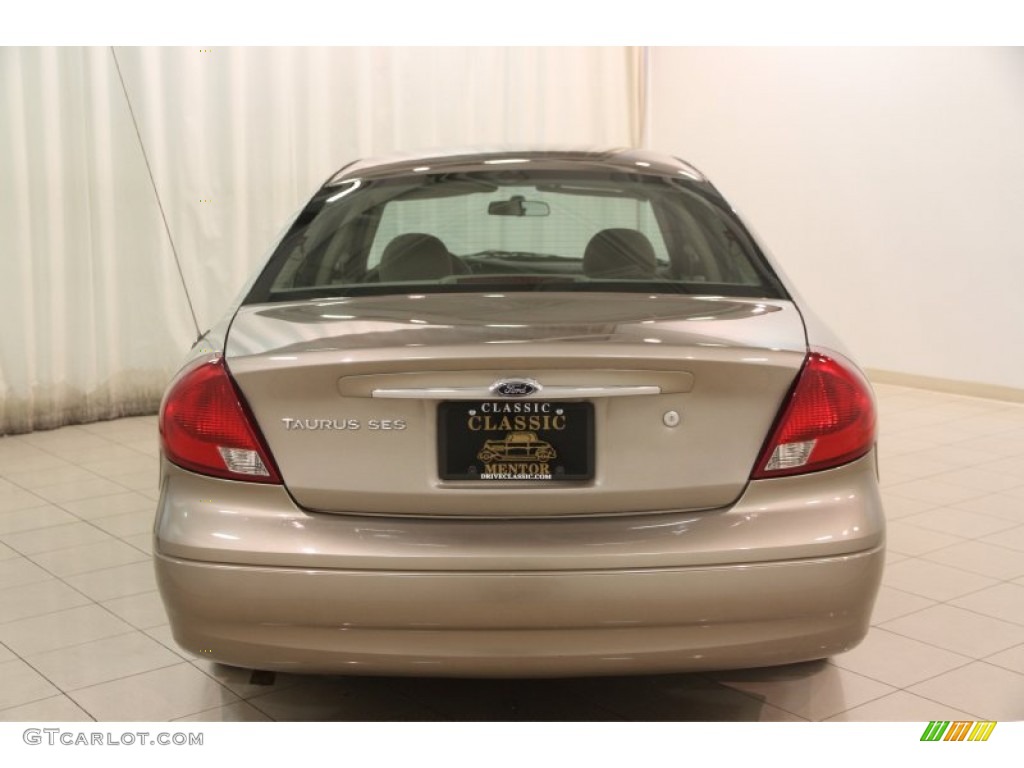 2003 Taurus SES - Arizona Beige Metallic / Medium Parchment photo #12