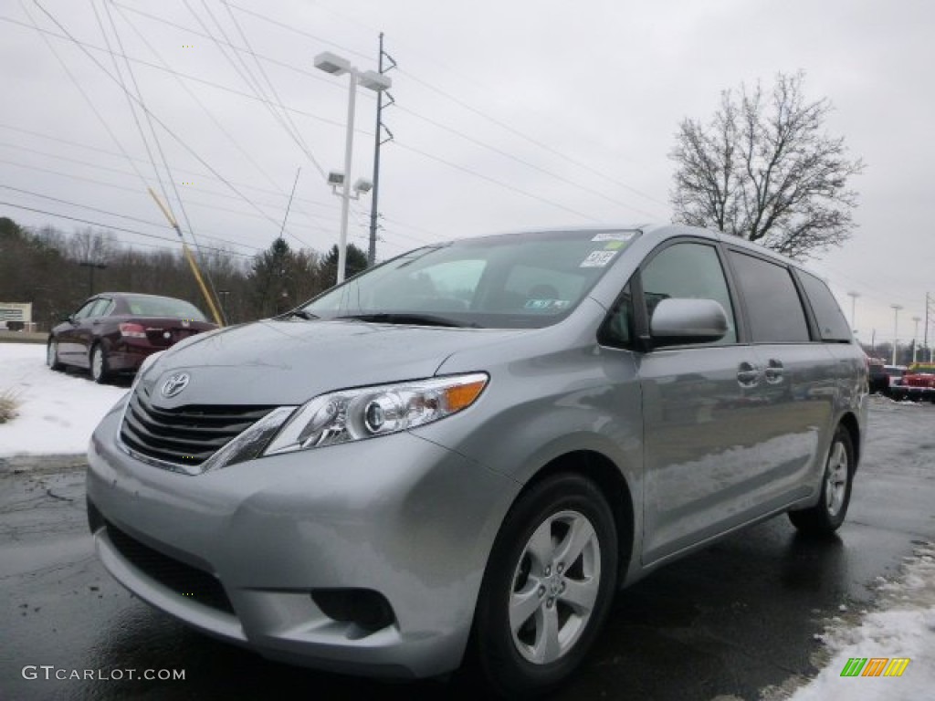 2014 Sienna LE - Silver Sky Metallic / Light Gray photo #4