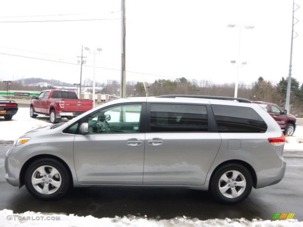 2014 Sienna LE - Silver Sky Metallic / Light Gray photo #5