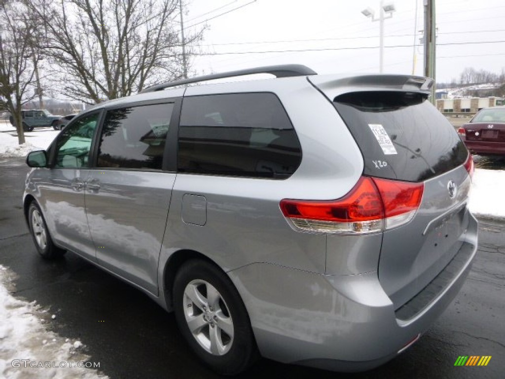 2014 Sienna LE - Silver Sky Metallic / Light Gray photo #6
