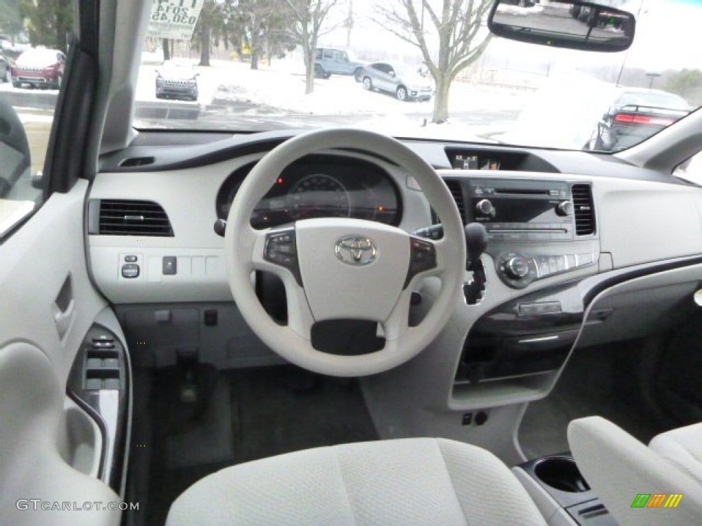 2014 Sienna LE - Silver Sky Metallic / Light Gray photo #14