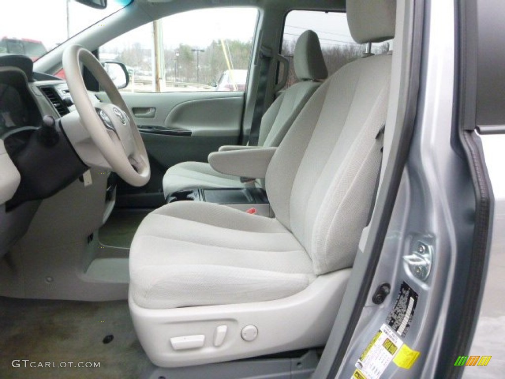 2014 Sienna LE - Silver Sky Metallic / Light Gray photo #16
