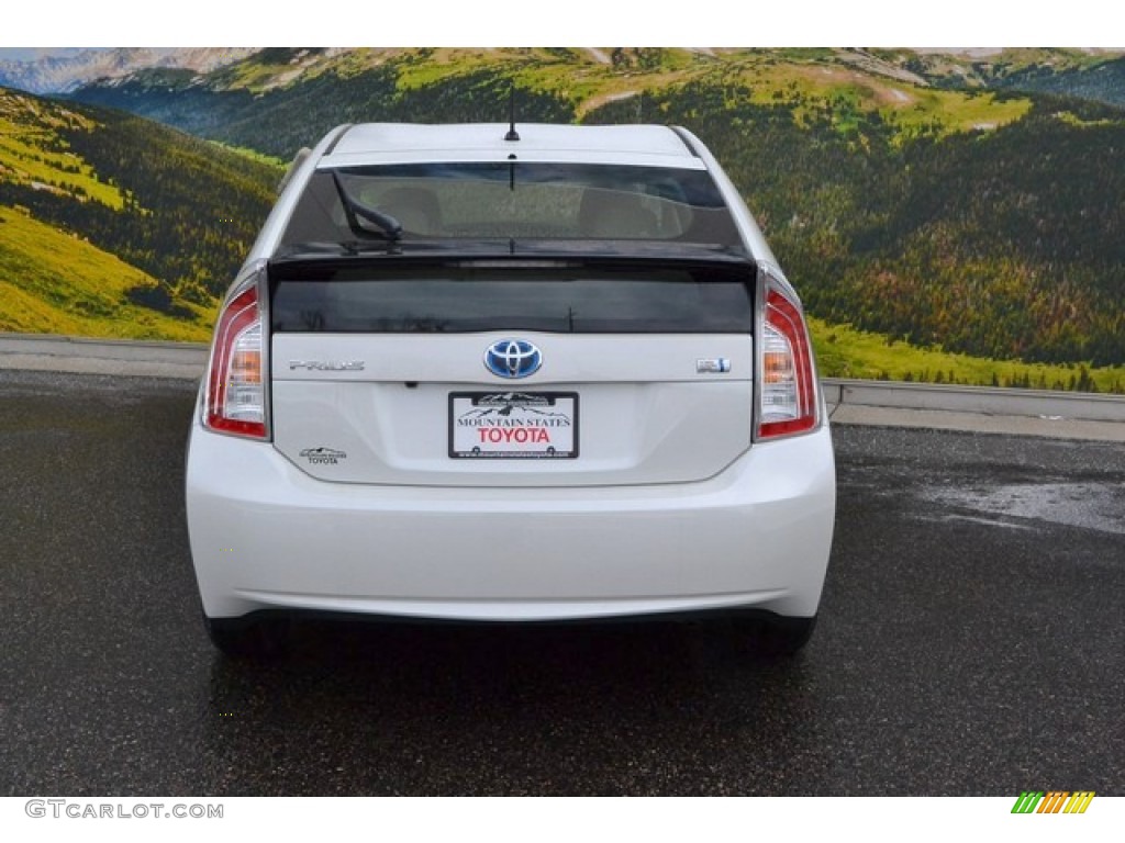 2015 Prius Two Hybrid - Blizzard Pearl / Bisque photo #4