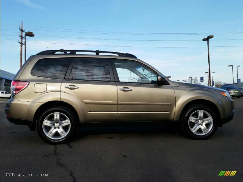 2009 Forester 2.5 X Premium - Topaz Gold Metallic / Platinum photo #5