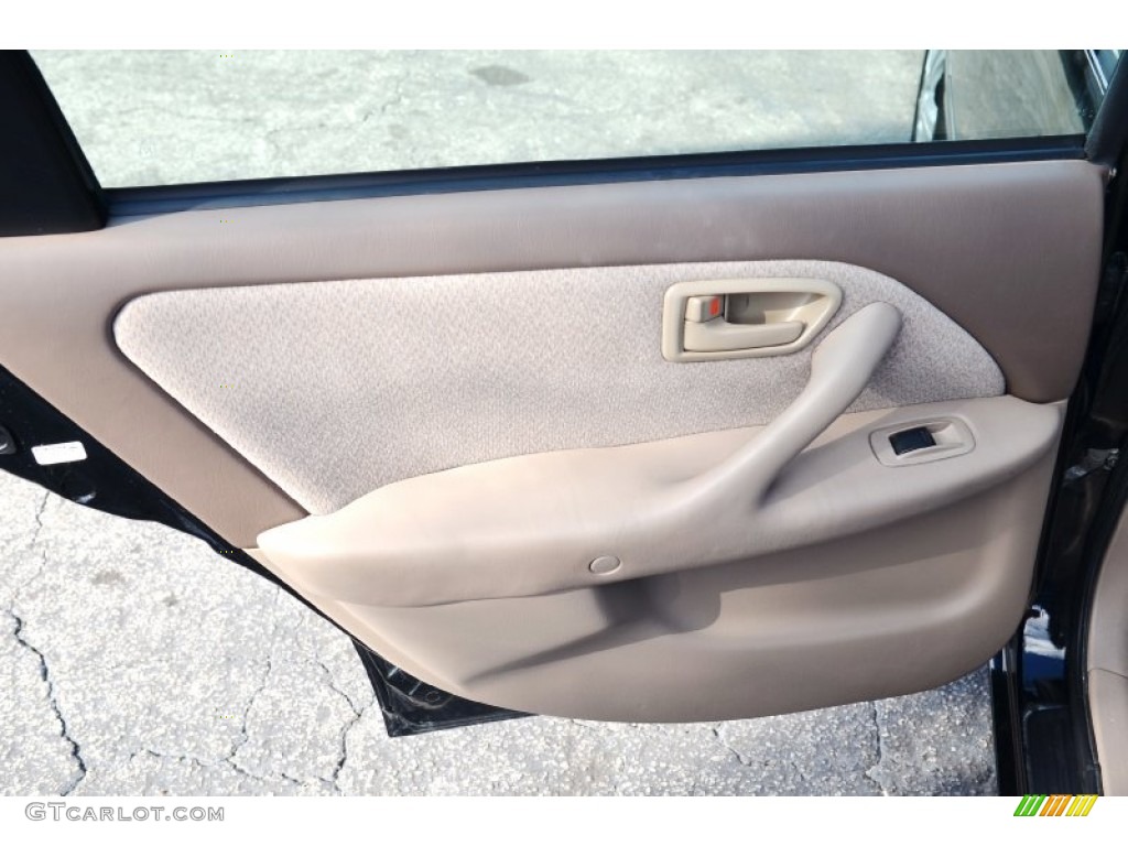 2000 Camry LE - Black / Oak photo #22