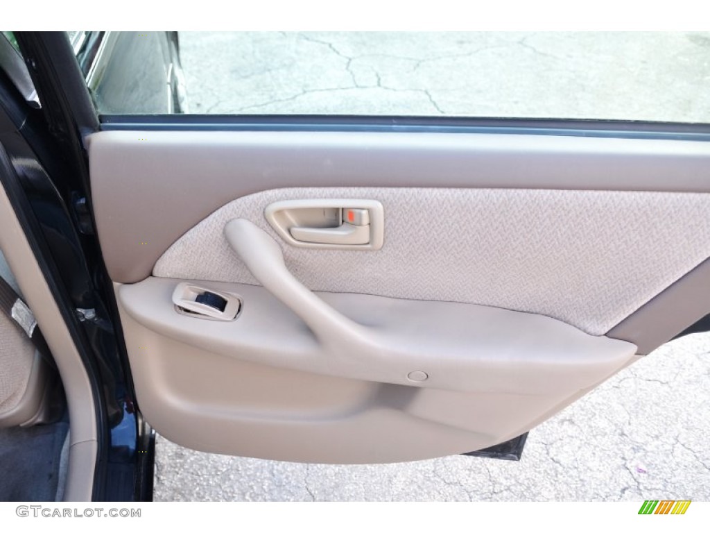 2000 Camry LE - Black / Oak photo #31