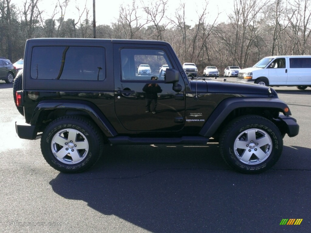 2011 Wrangler Sahara 4x4 - Black / Black/Dark Saddle photo #5