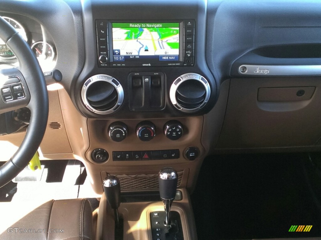2011 Wrangler Sahara 4x4 - Black / Black/Dark Saddle photo #13