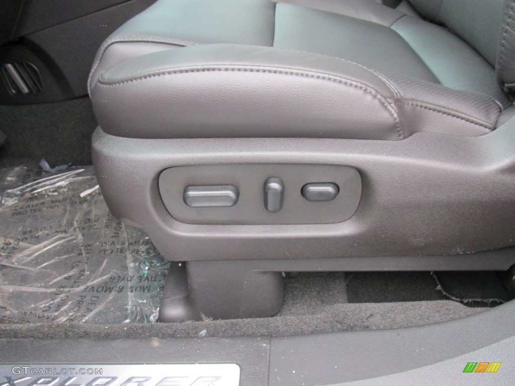 2015 Explorer Limited - White Platinum / Charcoal Black photo #28