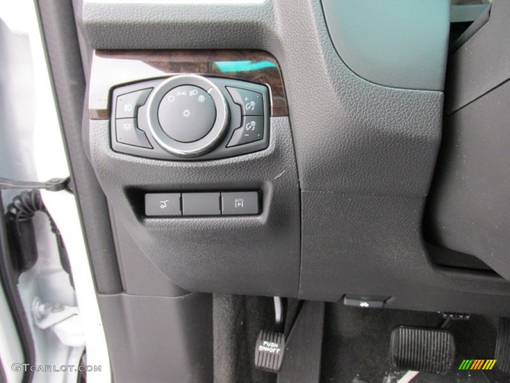 2015 Explorer Limited - White Platinum / Charcoal Black photo #37