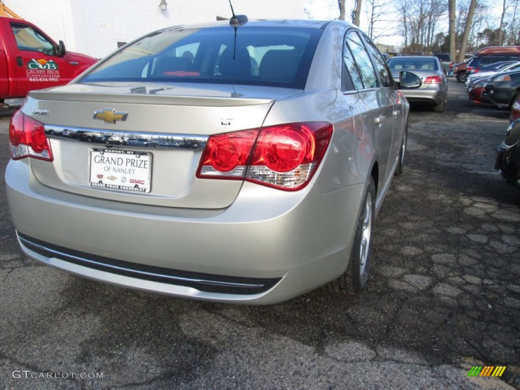 2015 Cruze LT - Champagne Silver Metallic / Jet Black/Medium Titanium photo #3
