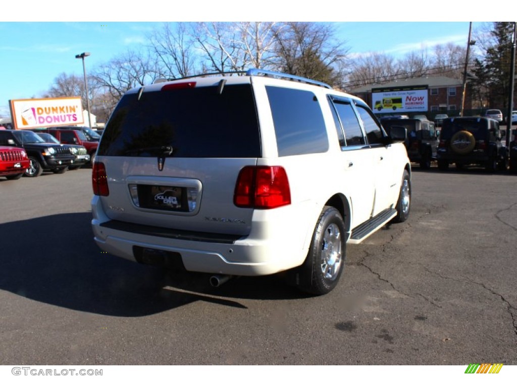 2006 Navigator Luxury 4x4 - Cashmere Tri-Coat / Camel photo #7